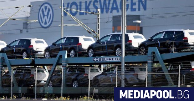 Германският автомобилостроител Фолксваген (Volkswagen) отново ще спре производството си за