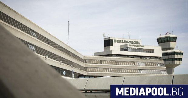 Историческото летище Тегел в Берлин което работи на забавени обороти