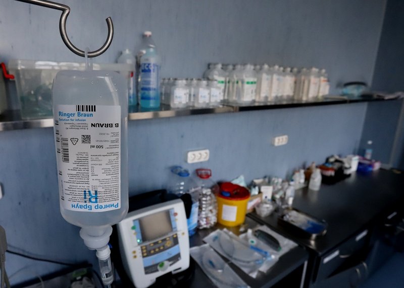 Започват доставки на хлорохин в болниците в цялата страна за пациентите с коронавирус