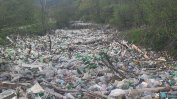 Река Елешница е задръстена от тонове боклук