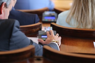 Парламентът дружно одобри влизането на държавата на пазара на горива
