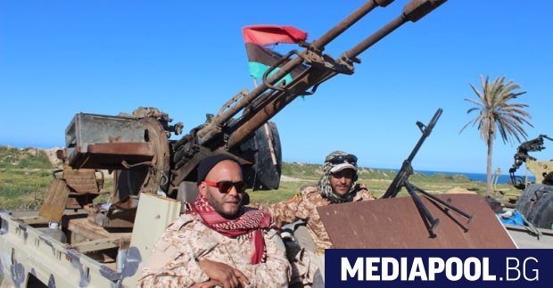 И двете страни изглеждат като боксьори тежка категория но не