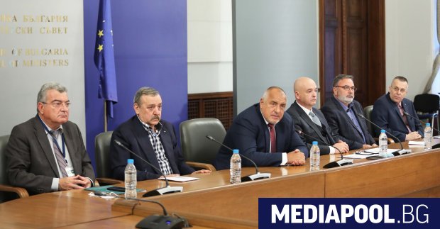 Новите случаи на заболели от коронавирус за изминалото денонощие са