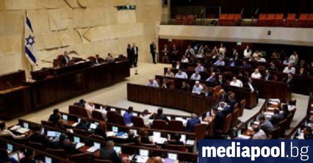 Израелският парламент преустанови планираните си за днес заседания, след като