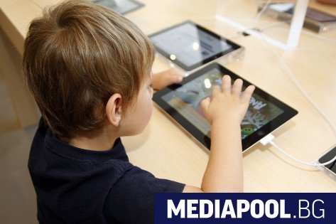 Преносими компютри и таблети ще бъдат купени на деца настанени