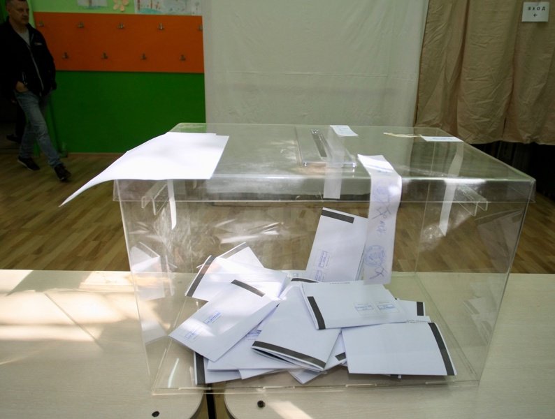 Парламентарните избори догодина може да са на именния ден на премиера