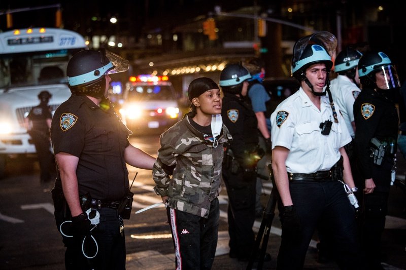 Полицейският час - спорно средство срещу американските бунтове