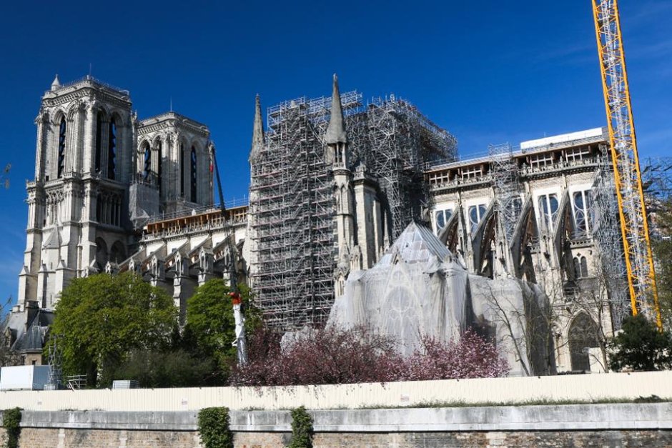 Започна демонтирането на скелето на парижката катедрала Нотр Дам