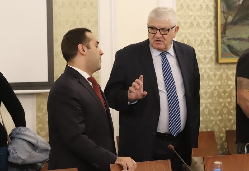 Петър Кънев от БСП подкрепи законопроекта, представен от министър Емил Караниколов. Снимка: БГНЕС