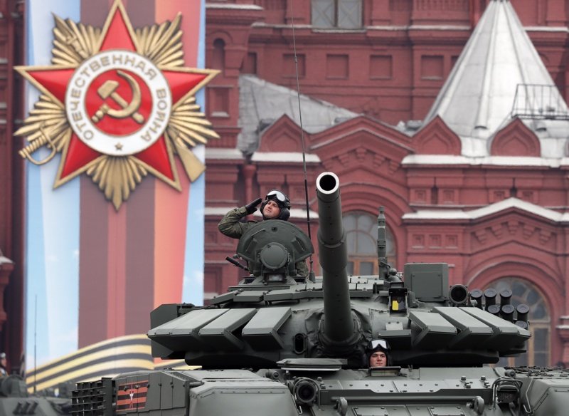 Руски ветерани от войната са под карантина преди да присъстват на парада заедно с Путин