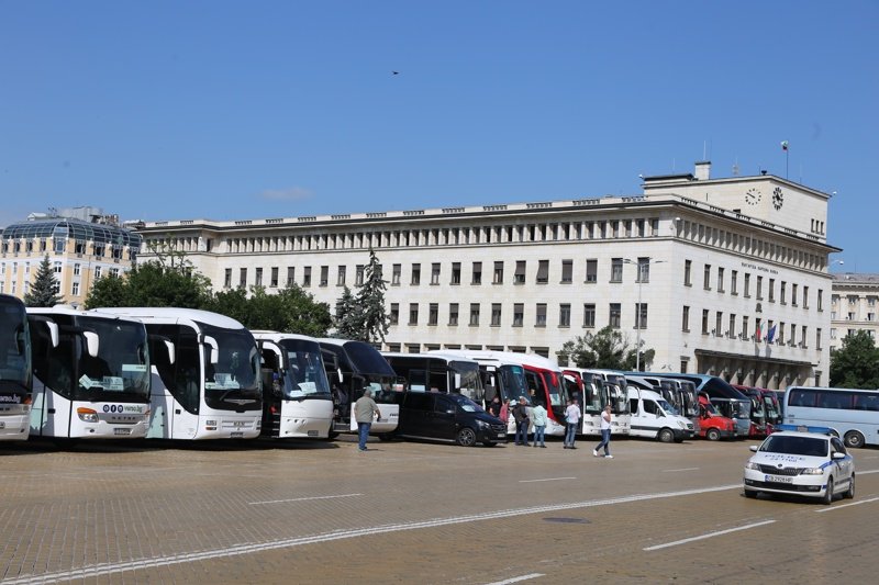 Грант от 30 млн. лв. за протестиращите автобусни превозвачи