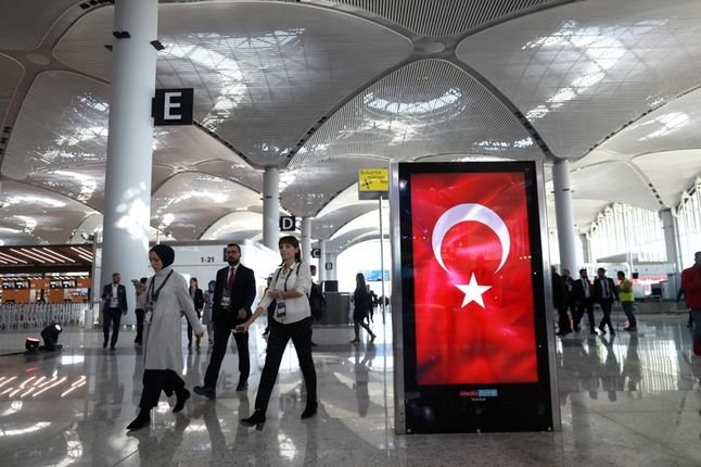 Турция разпали шпионски скандал с Франция