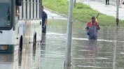 Варна отново бе под вода заради пороен дъжд