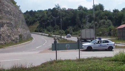 Кръгово кръстовище трябваше да напарви пътя по-безопасен, но това не се случи