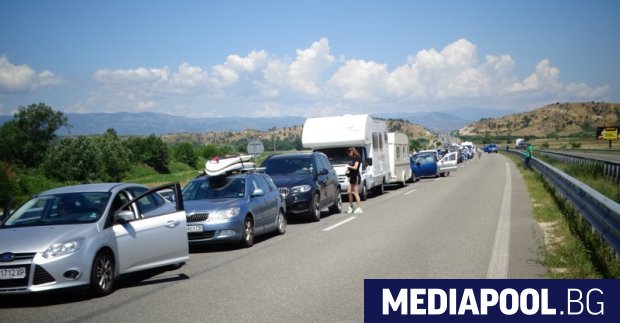 Гърция затваря границата си за български туристи за следващите три