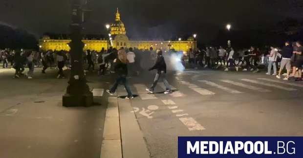 Масов купон на открито в Париж приключи със сблъсъци с