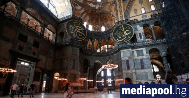 Турският президент Реджеп Тайип Ердоган подписа указ за прехвърлянето на