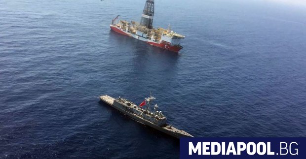 Шефът на европейската дипломация Жозеп Борел призова Турция да спре