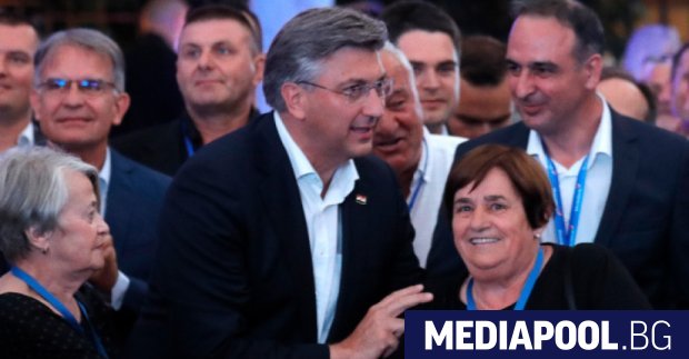 Управляващата в Хърватия партия Хърватска демократична общност на премиера Андрей