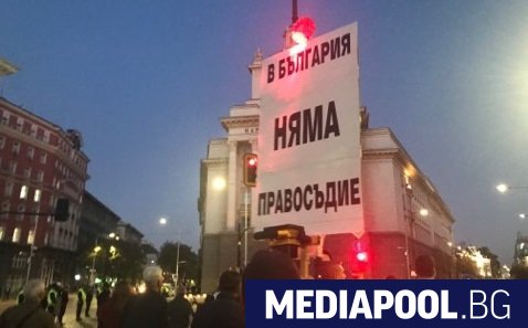 От историята знаем че след като се проведе държавен преврат