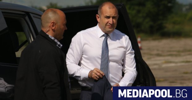 През изминалите почивни дни служител на президентската институция е дал