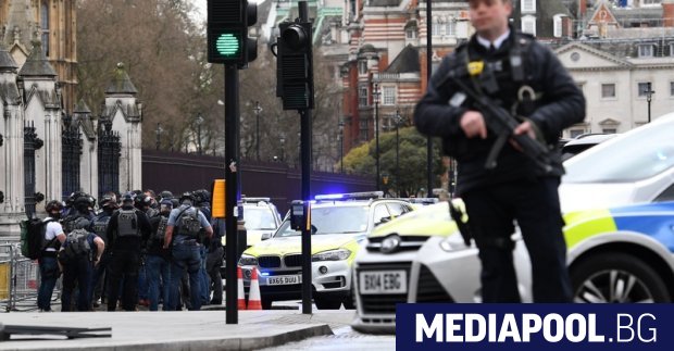 При безредици тази нощ в Лондон бяха ранени 15 полицаи
