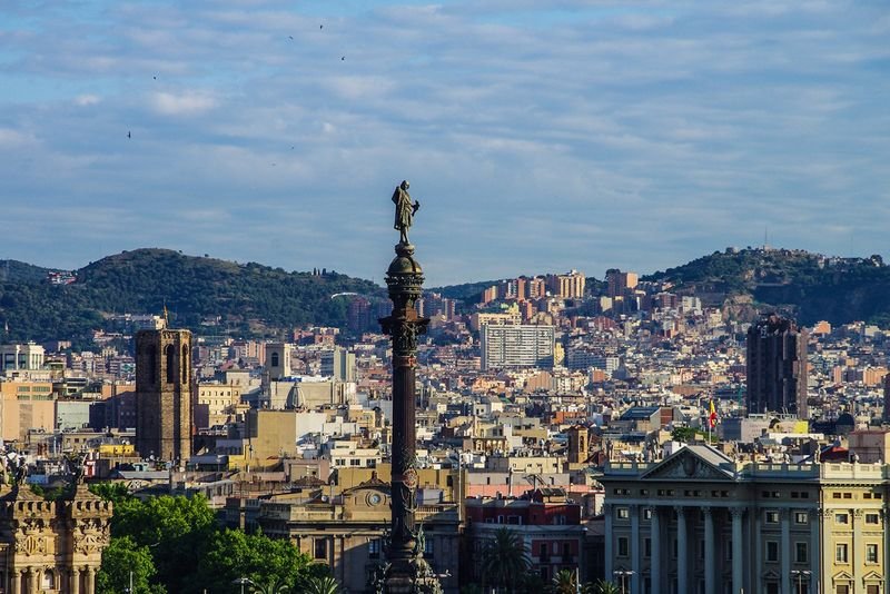 Кметицата на Барселона иска дебат за паметника на Христофор Колумб