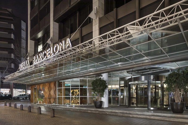 Барселонски хотел казва сбогом на своите пациенти с коронавирус