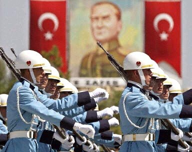 Турски войник е загинал при стрелба на границата с Иран