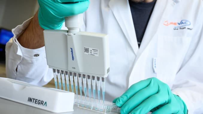 Оксфордската ваксина срещу новия коронавирус премина успeшно първи тестове