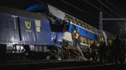 Един загинал и 35 ранени при влакова катастрофа близо до Прага