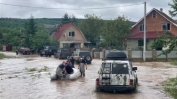 Трима загинаха, а стотици са евакуирани след наводнения в Украйна