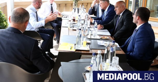 Срещата на върха на европейските лидери беше планирана да продължи