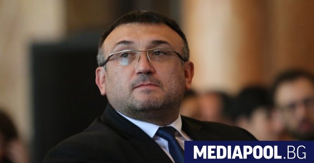 Вътрешният министър Младен Маринов отказва да отговаря на откритите въпросите
