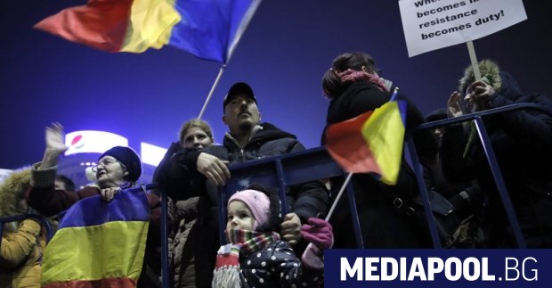 Бившият румънски премиер Калин Попеску Таричану обяви, че ще се