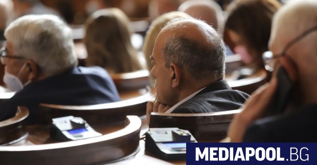 Депутатите обсъждат в понеделник вота на недоверие, внесен от БСП