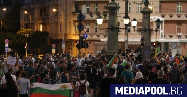В четиринадесетия ден на антиправителствените протести недоволството в София ескалира