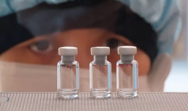 Оксфордската ваксина може да е достъпна до края на годината