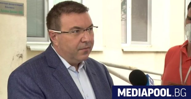 Здравният министър проф Костадин Ангелов обеща да търси възможности за