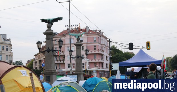 В 40 тия ден на антиправителствени протести в столицата остават блокирани