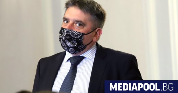 Бившият правосъден министър Данаил Кирилов няма да се върне в