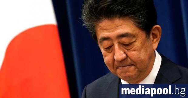 Японският премиер Шиндзо Абе потвърди че подава оставка поради влошаване
