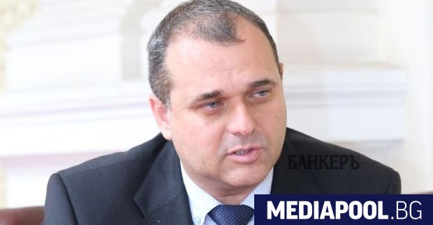 ВМРО смята че бързането на ГЕРБ с новата конституция е