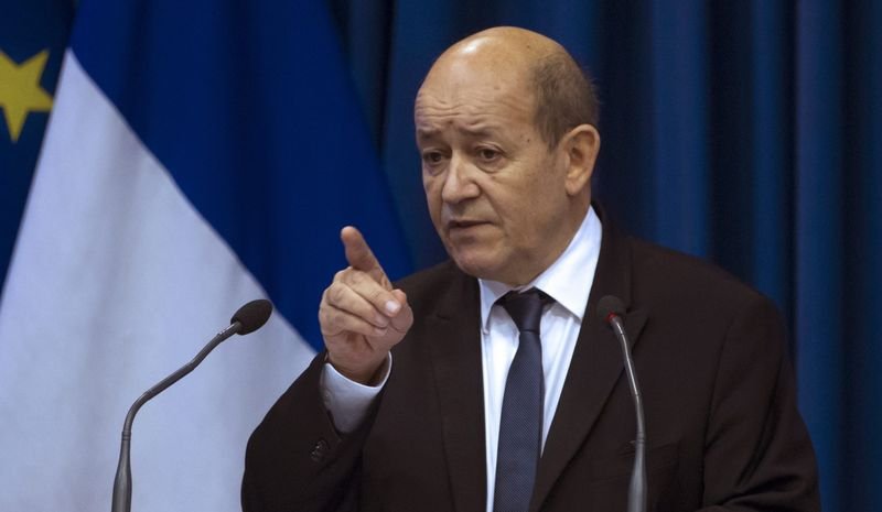 Министърът на външните работи на Франция Жан-Ив льо Дриан