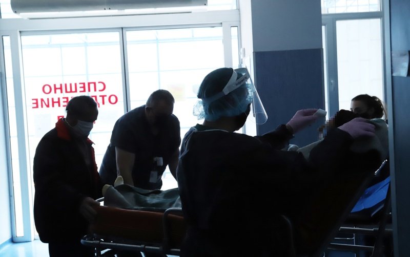 Пациентите с Covid-19 в болница намаляха с близо 100 души за седмица