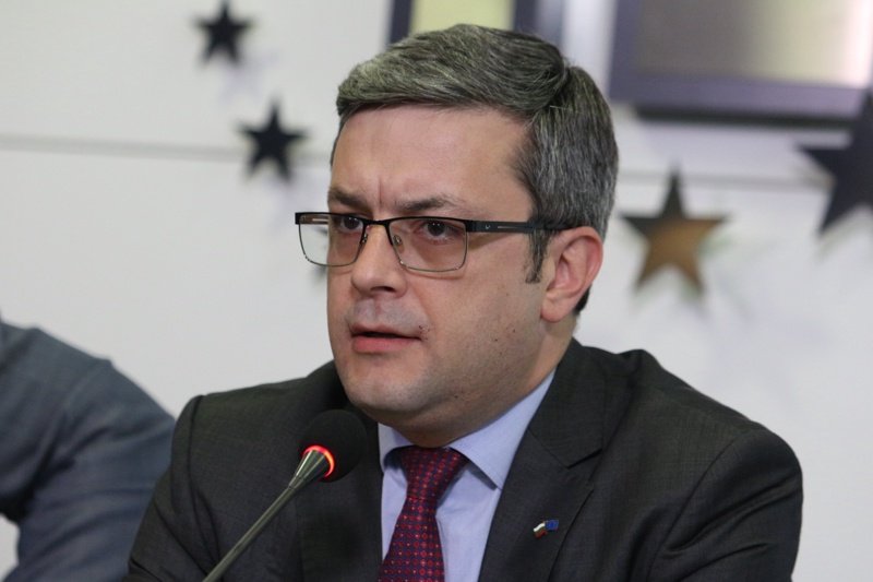 Тома Биков: Кабинетът остава на власт, ако не събере 160 гласа за ВНС