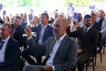 Цветанов иска да обединява всички в център дясно