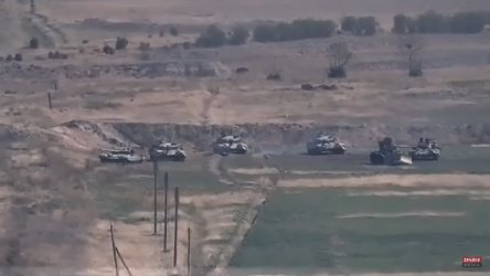 Избухнаха военни действия между Армения и Азербайджан