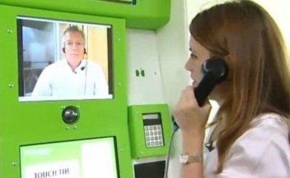Видеоконсултация с фармацевт през вендинг машина във Великобритания, където такива апарати са въведени пилотно преди 10 години