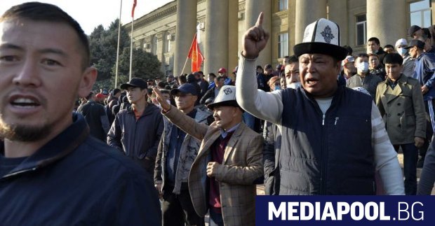 Опозиционните партии в Киргизстан не успяха да формират вчера ново